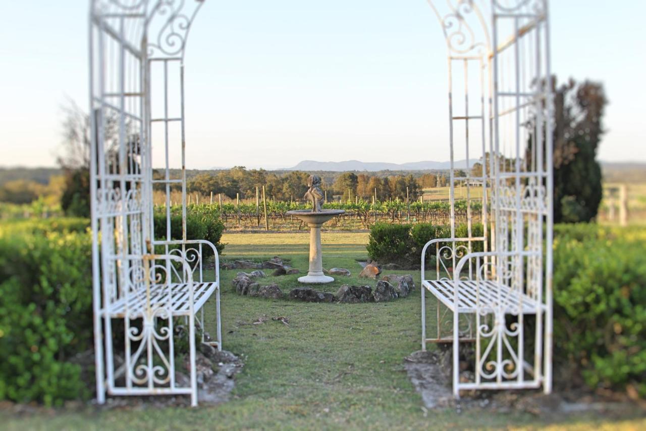 Blueberry Hill Vineyard Stay Rothbury Екстериор снимка